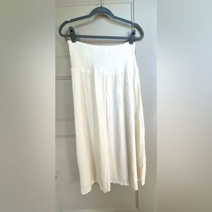 Gap Full Length Crinkle Layer Skirt, Size M.  NWT.